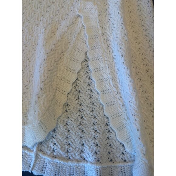 Vintage White Lace Knit Cape Poncho With Scalloped Edges & Button Closure - Picture 2 of 5